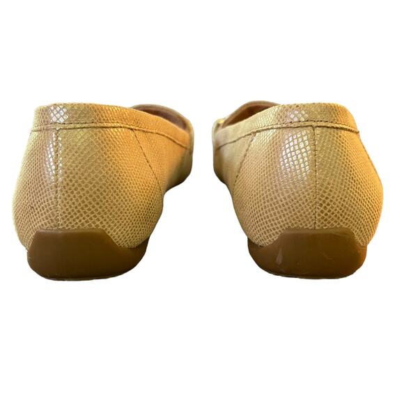 Naturalizer Slip On Sydney Loafer Beige Size 9 - Picture 6 of 8